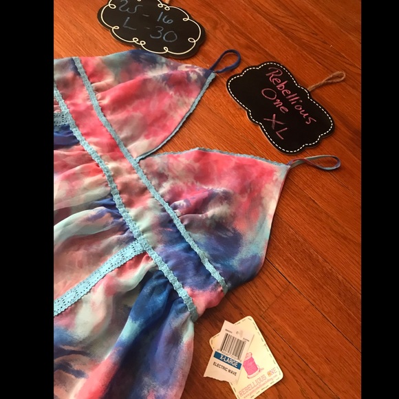 Flowy Tank NWT - Picture 3 of 8